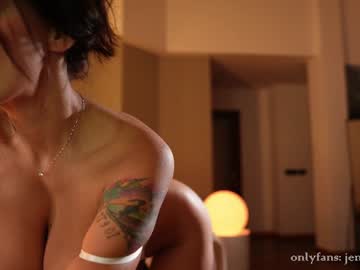 girl
        therealbonnieclydex cam image #2880833