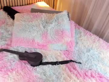 girl
        little_effy18 cam image #2512626