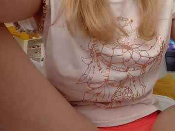 girl
        magic_couple13 cam image #1308609