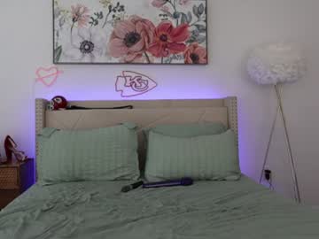 couple
        ari_lovexo cam image #4471279
