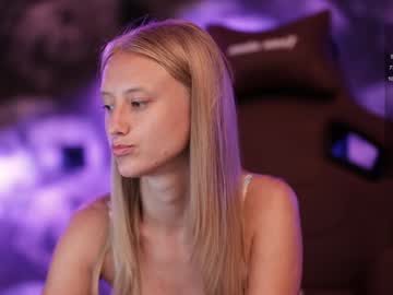 girl
        angeellina cam image #3255854