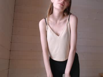 girl
        princess__aurora cam image #571201
