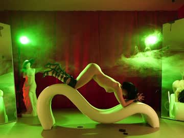 girl
        _meganmeow_ cam image #3107022