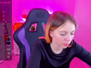 girl
        amy_h0ney cam image #603075
