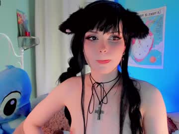 girl
        ronnie_neko cam image #1099551