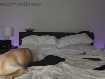couple
        ari_lovexo cam image #775687