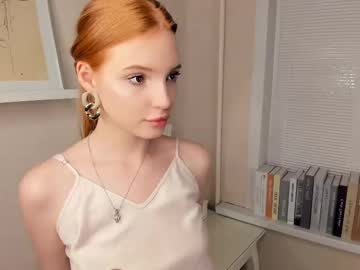 girl
        your_cute_devil cam image #4484343