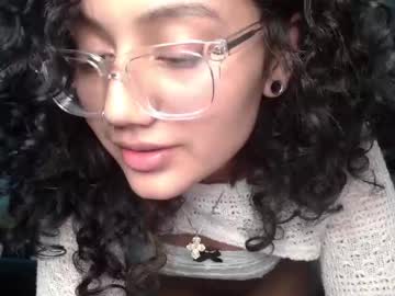 girl
        miaxrain cam image #4333238
