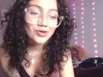 girl
        miaxrain cam image #4275651