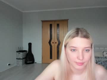 girl
        belle_ellie cam image #1275467
