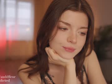 girl
        auddicted cam image #225386