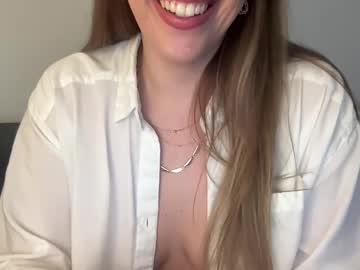 girl
        mommyofyourdreams cam image #3864305