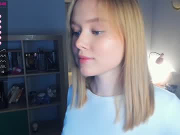 girl
        sun_shiiine cam image #884002