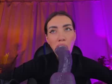 girl
        kriss_baby_ cam image #2522474