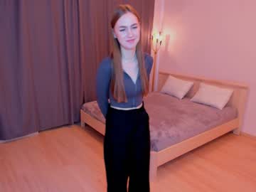 girl
        julieharrison cam image #1738594
