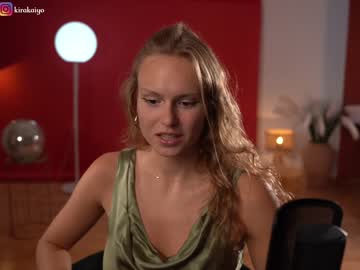 girl
        chillwithkira cam image #1405890