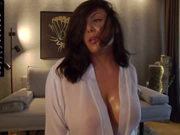 girl
        karrin cam image #1446765