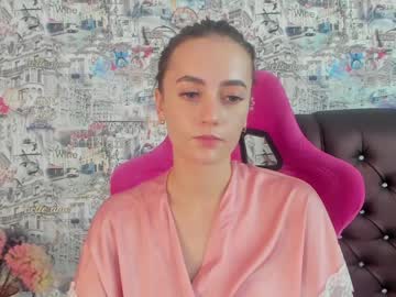 girl
        angelina_new cam image #1340506