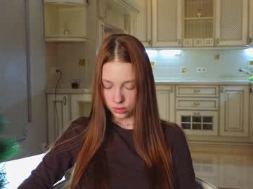 girl
        shirleywhitney cam image #2158443