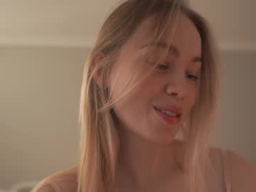 girl
        bibi_it_is cam image #4333349