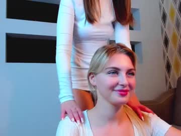 couple
        rosie_li cam image #226509
