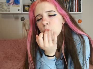 girl
        bu66legum_ cam image #1982255