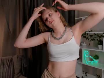 girl
        chelseaalltop cam image #2866463