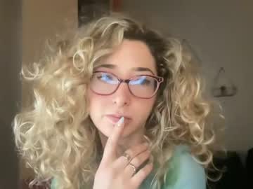 girl
        themissstevie cam image #1058126
