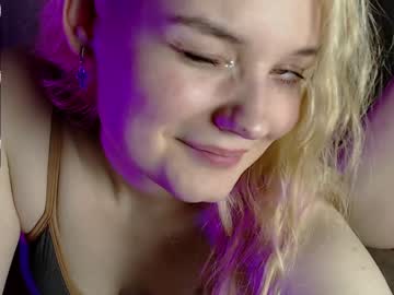 girl
        _alicewonder_ cam image #606670