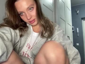 girl
        angel_from_sky cam image #2893488