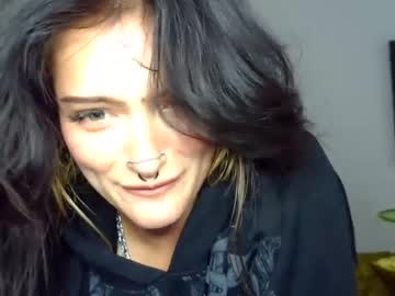 girl
        kissmerosy cam image #4188738