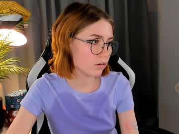 girl
        oliviahurleye cam image #2099029