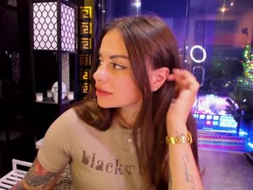 girl
        alma_pearl cam image #1255062